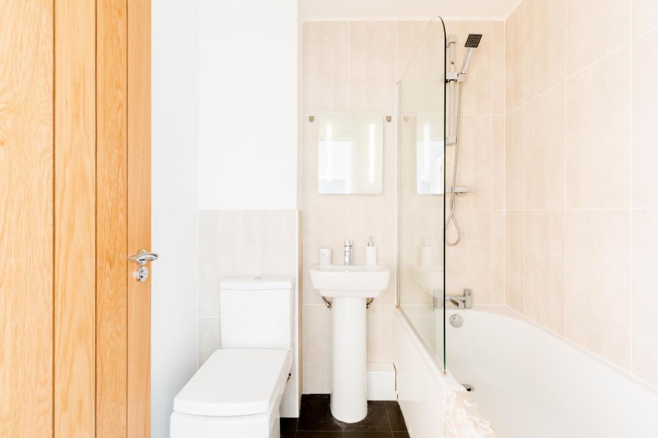 Modern City Centre Apartment Nr Gunwharf Quays Portsmouth Extérieur photo