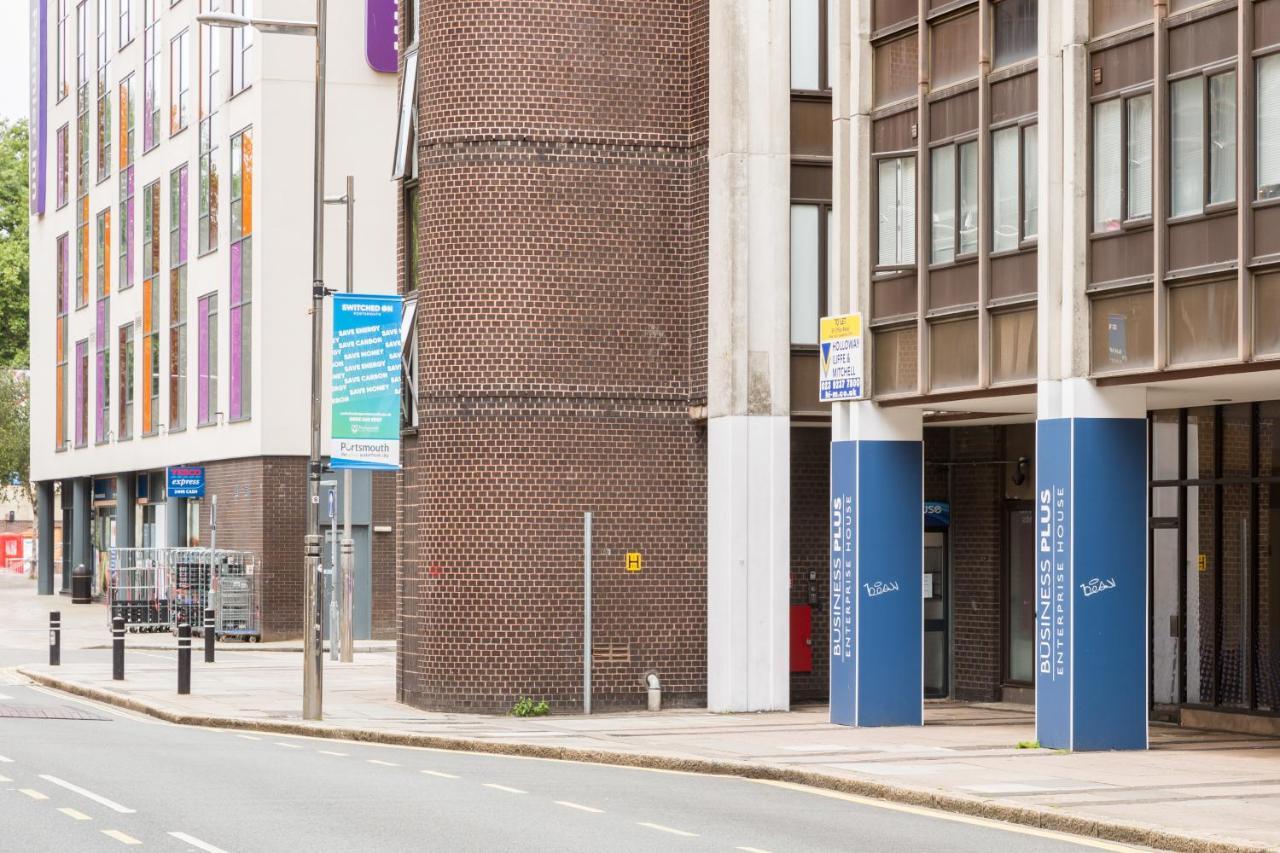 Modern City Centre Apartment Nr Gunwharf Quays Portsmouth Extérieur photo